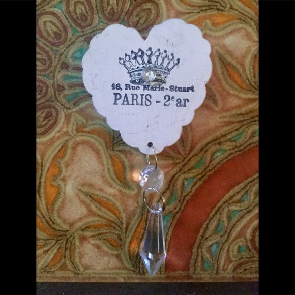 🎁GIFT NEW Paris Wood Heart Magnet with jewel dangle - Picture 3 of 4